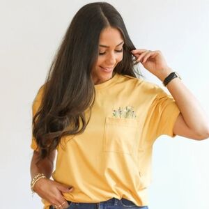 MOVEMAMA Nursing Tee